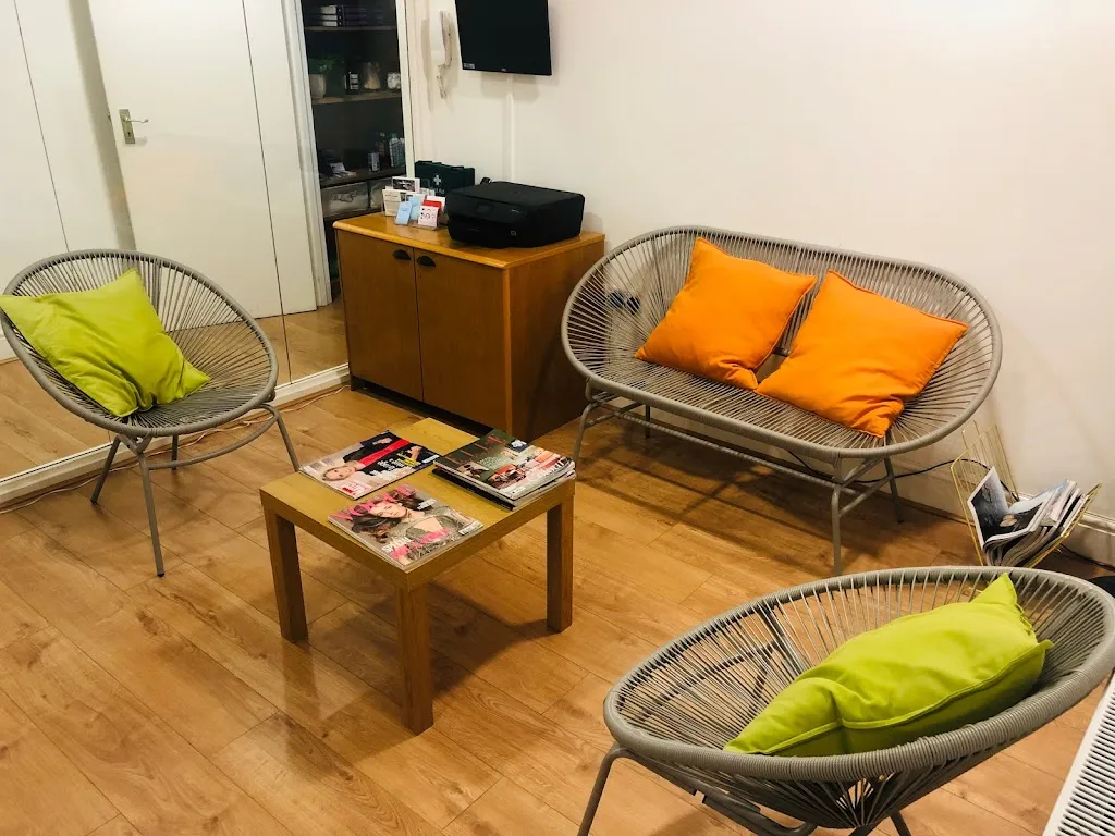 POSTNATAL TREATMENT LONDON | My French Physio