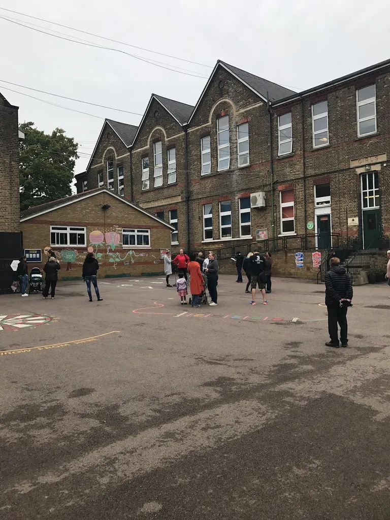 Ray Lodge Primary School