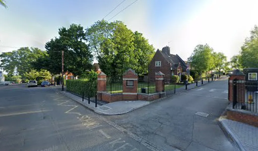 The Dolphin Swimming School (Queen Elizabeth School for Boys)