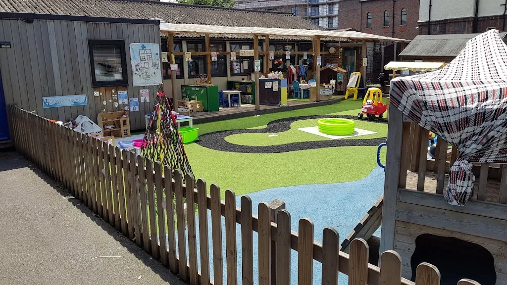 The Little Learners Montessori/Day Nursery (Cricklewood)