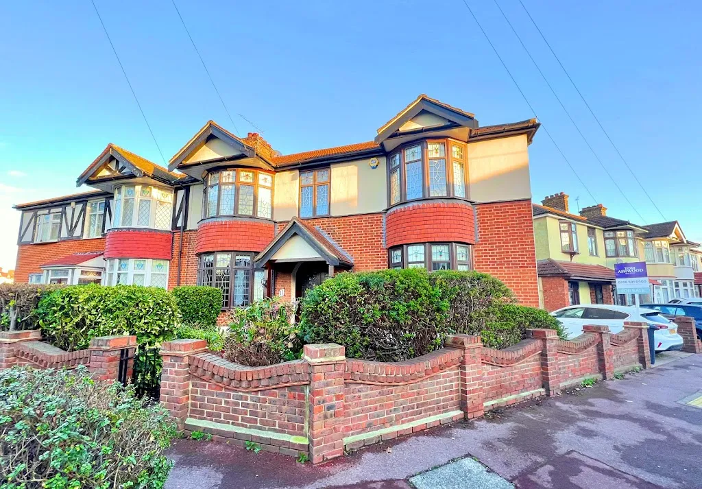Tom Ashwood Real Estate