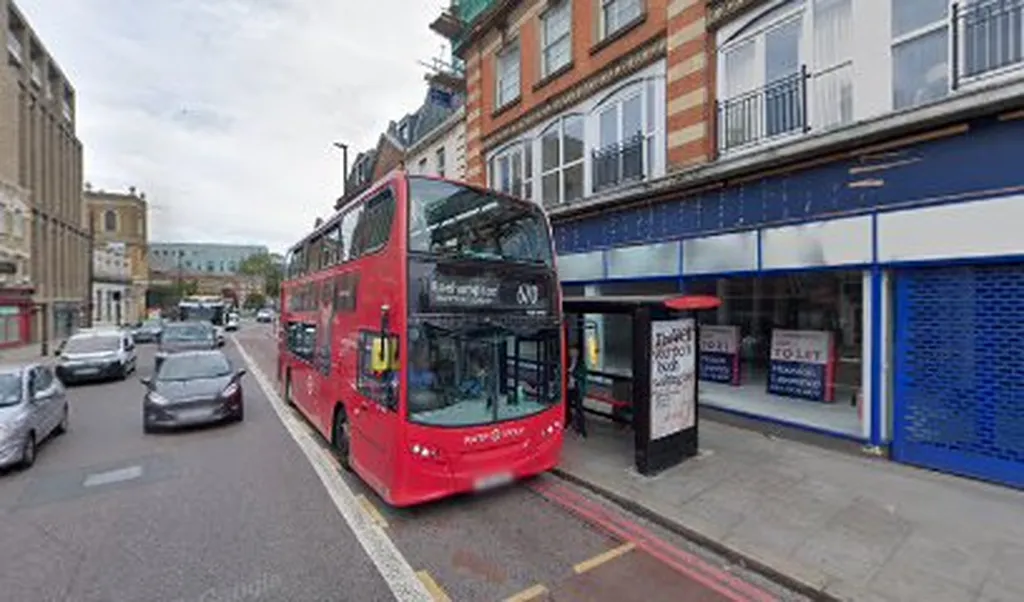 Wandsworth Police Station (Stop Y)
