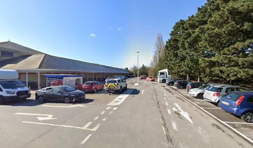 24/7 InPost Locker - TESCO Feltham