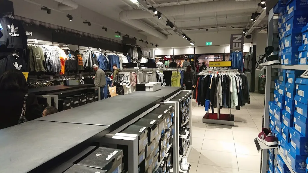 adidas Outlet Store London, London Designer Outlet