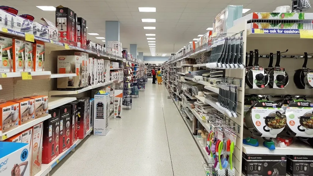B&M Store