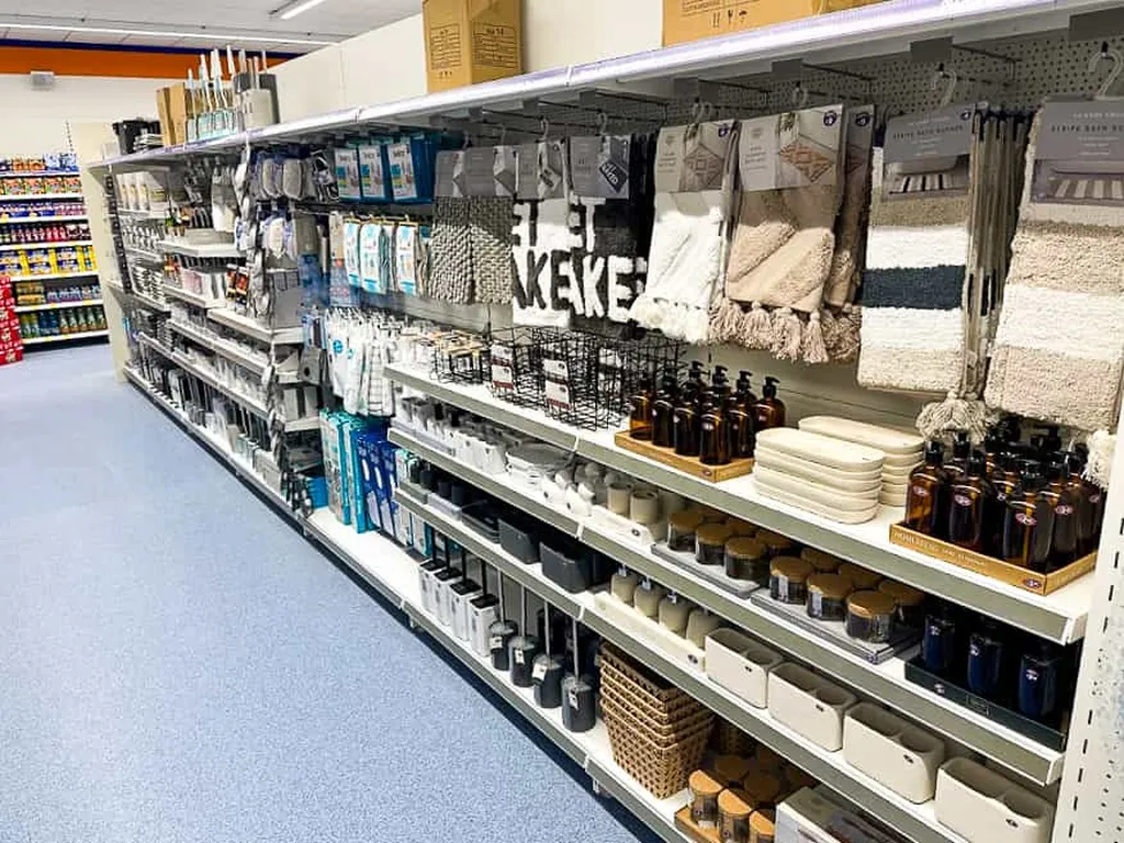 B&M Store