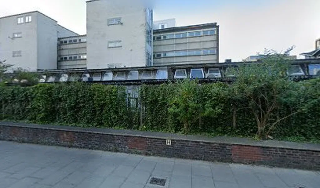 Beis Chinuch Lebonos Girls' School