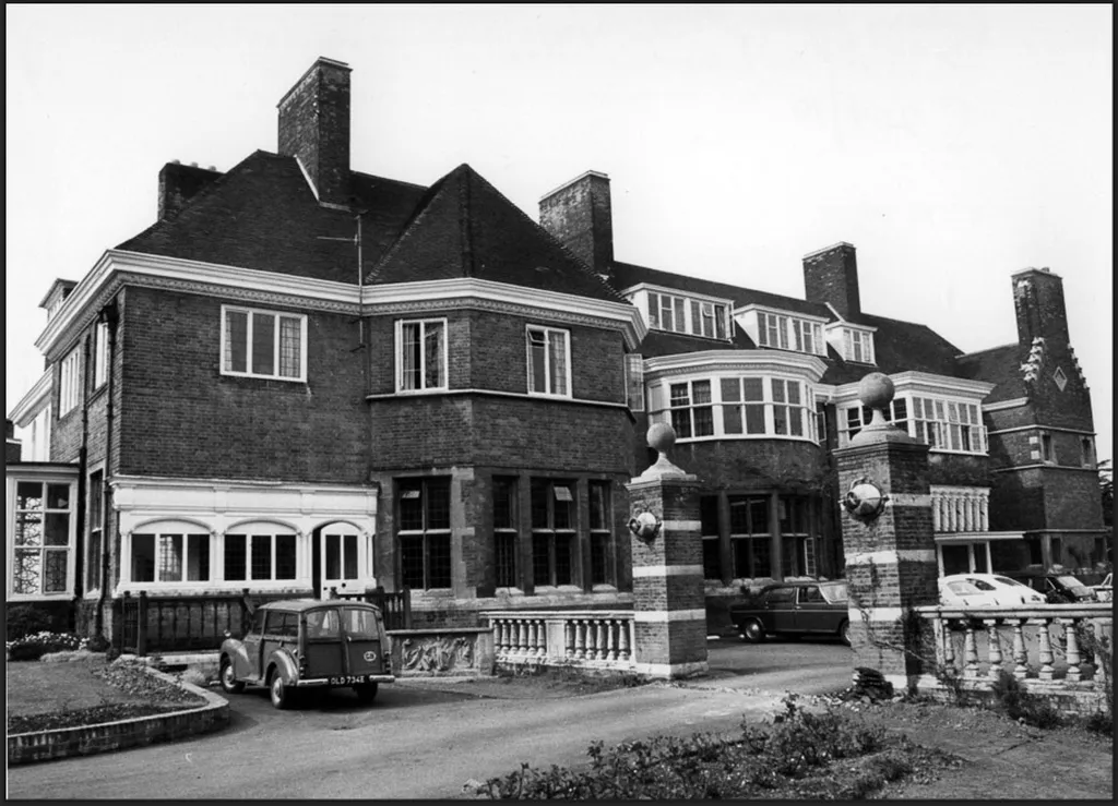 Bullers Wood School