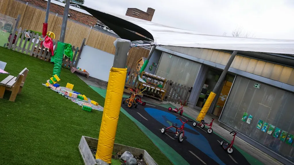 Chestnut Nursery School (John Perry)