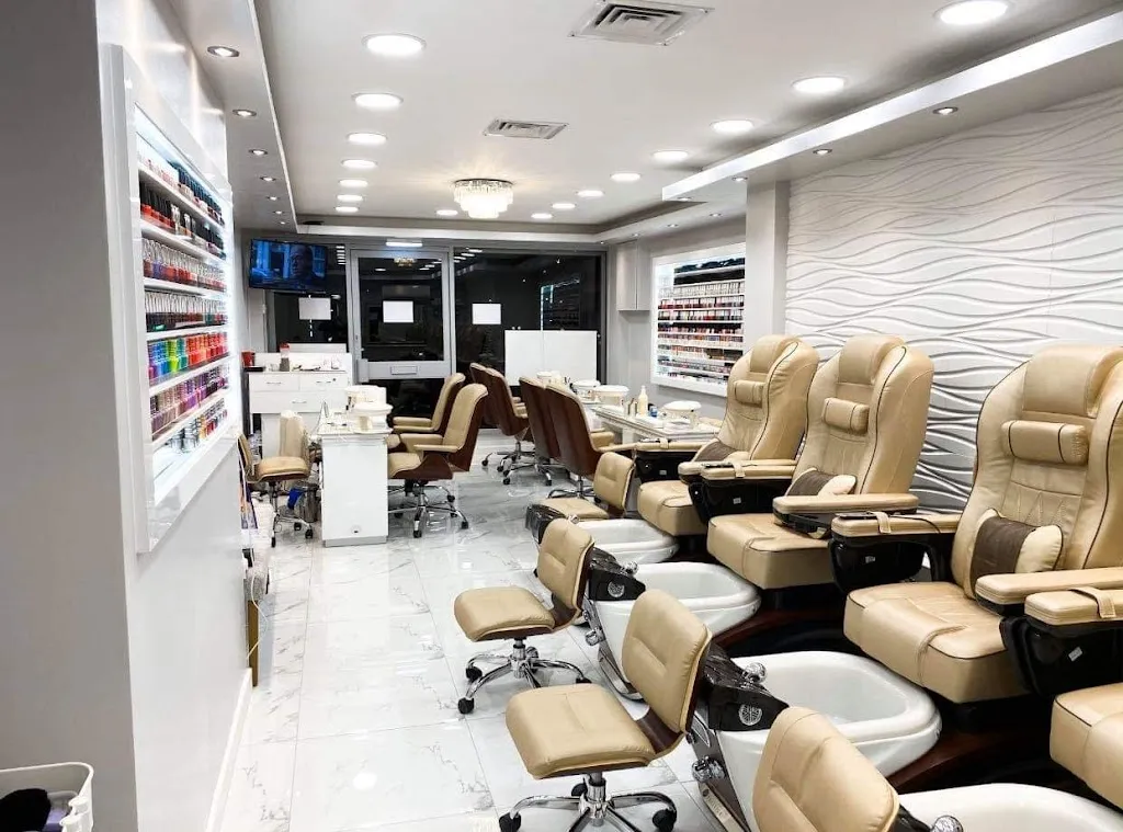 Deluxe Nail Spa - Clapham