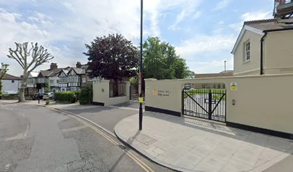 Ealing Fields High School​