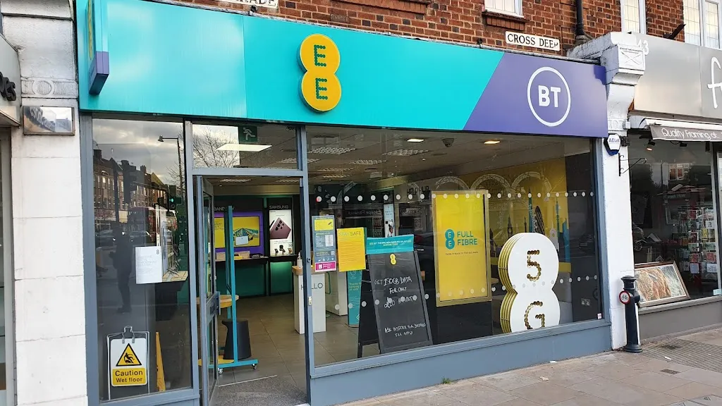 EE