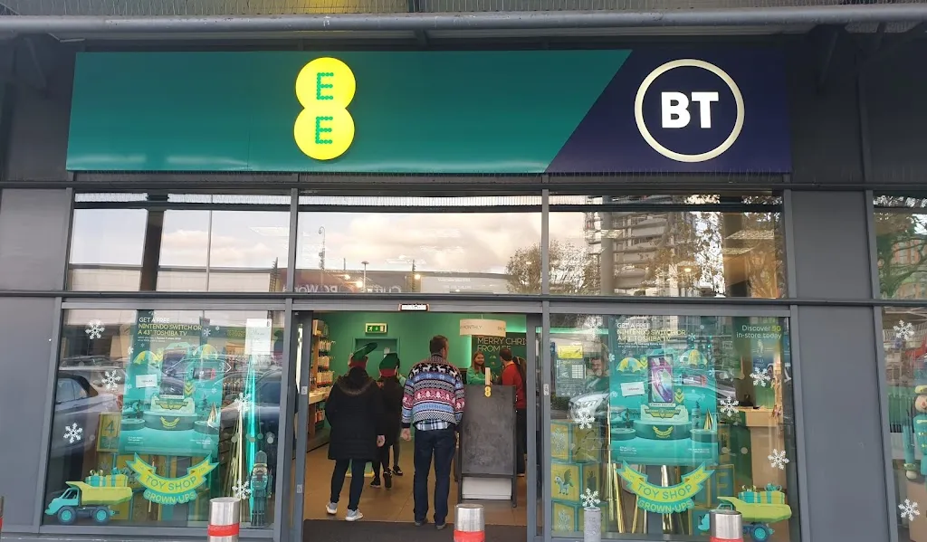 EE