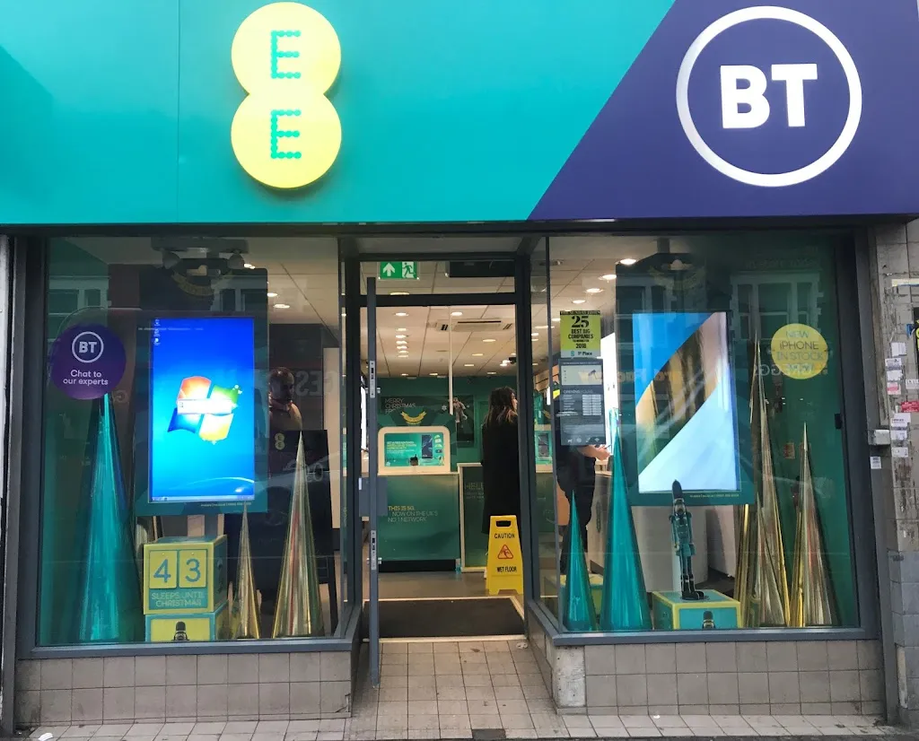 EE