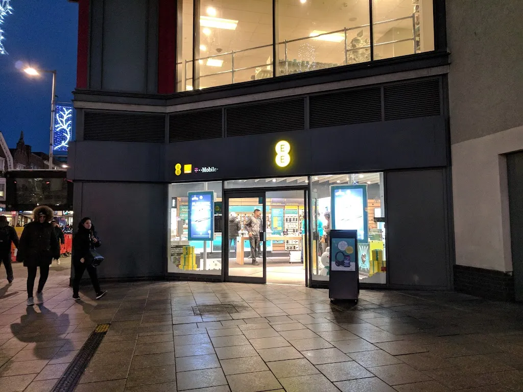 EE