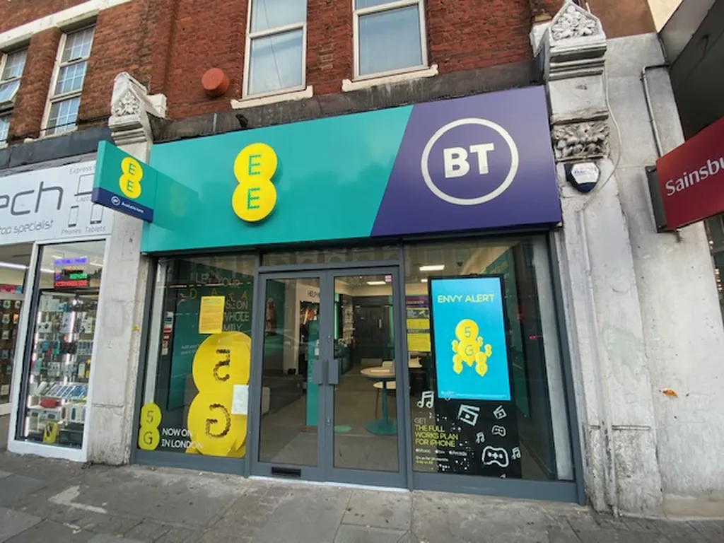 EE