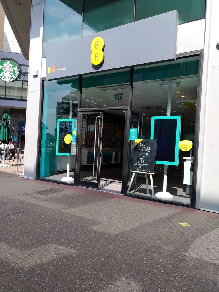 EE
