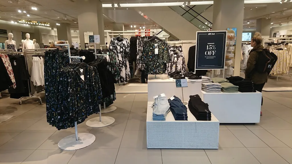 H&M