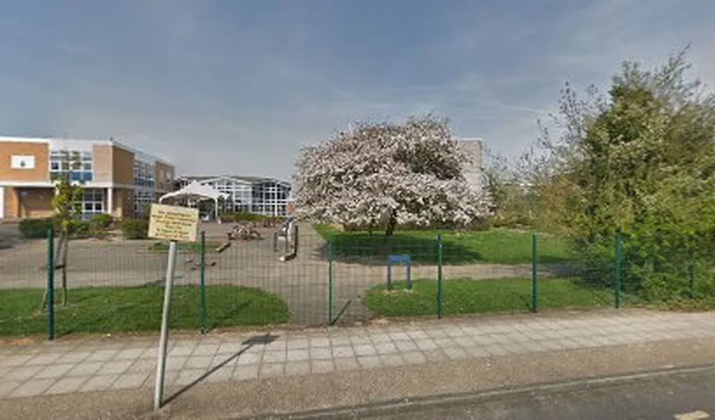 Hall Mead School