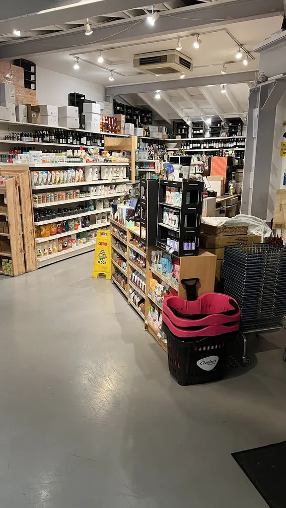 Here Organic Warehouse Ltd