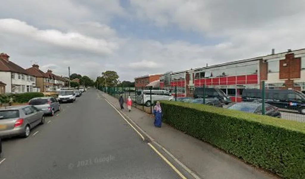 Hewens College