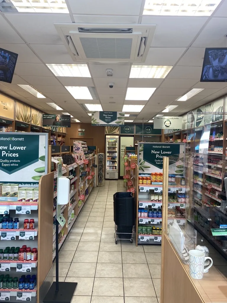 Holland & Barrett - Camberwell Green