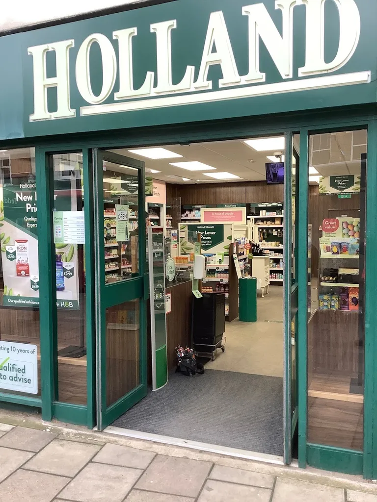 Holland & Barrett - Teddington
