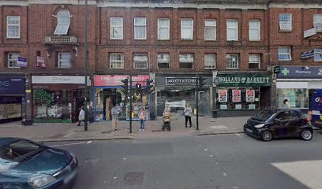 Holland & Barrett - Temple Fortune