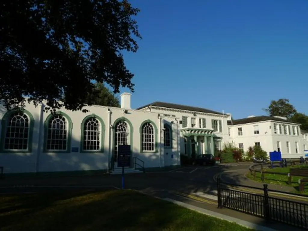 Hollyfield School
