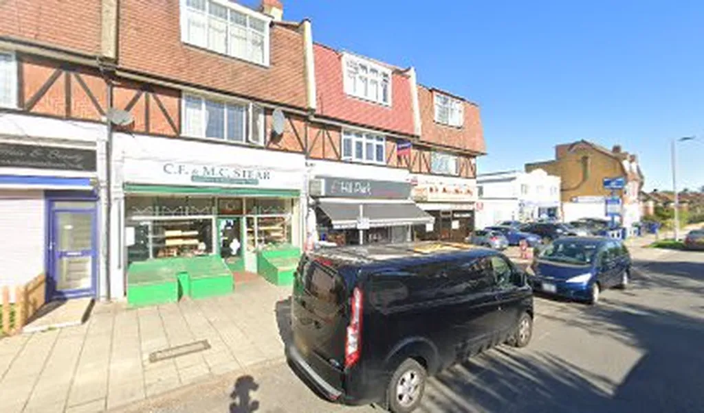 HS CONVENIENCE STORE LTD