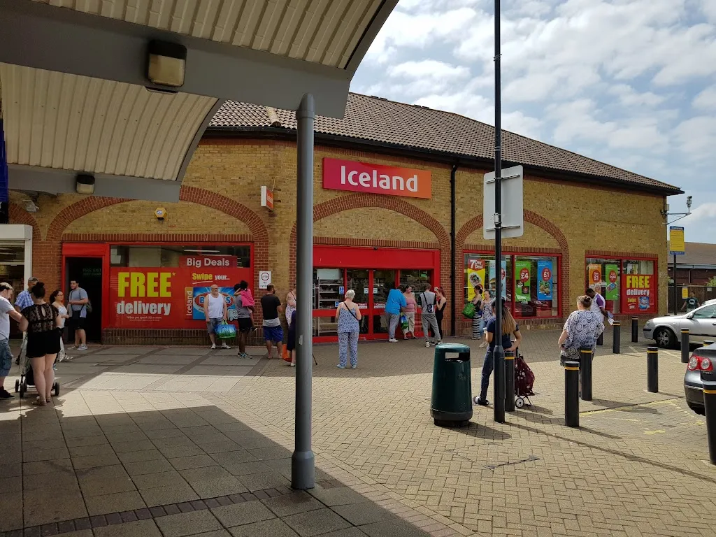 Joyce Dawson Way Shopping Centre