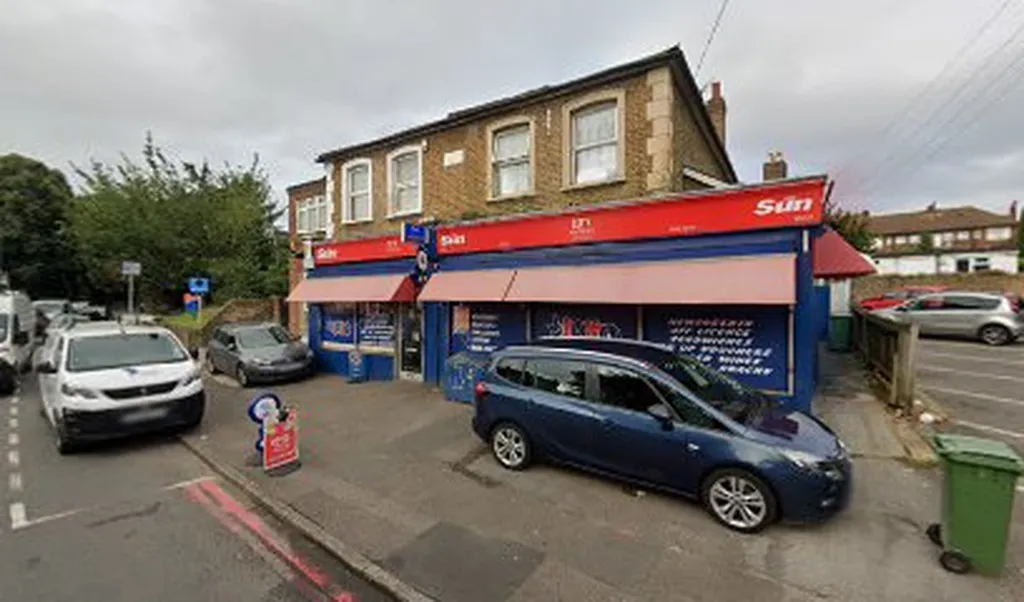 Lee's Newsagents