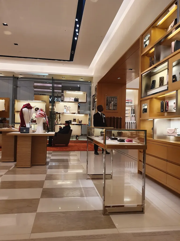 LOUIS VUITTON Westfield London Store
