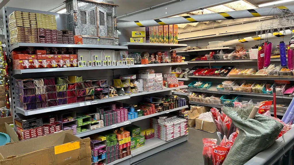 Maniam Super Store