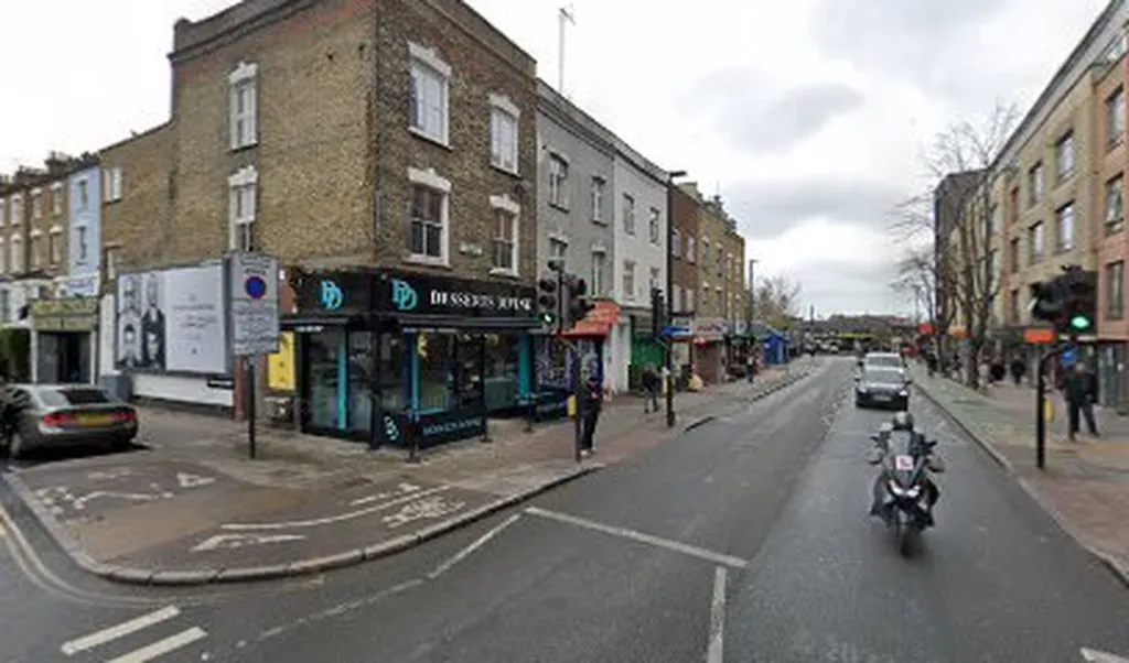 Market & Off Licence