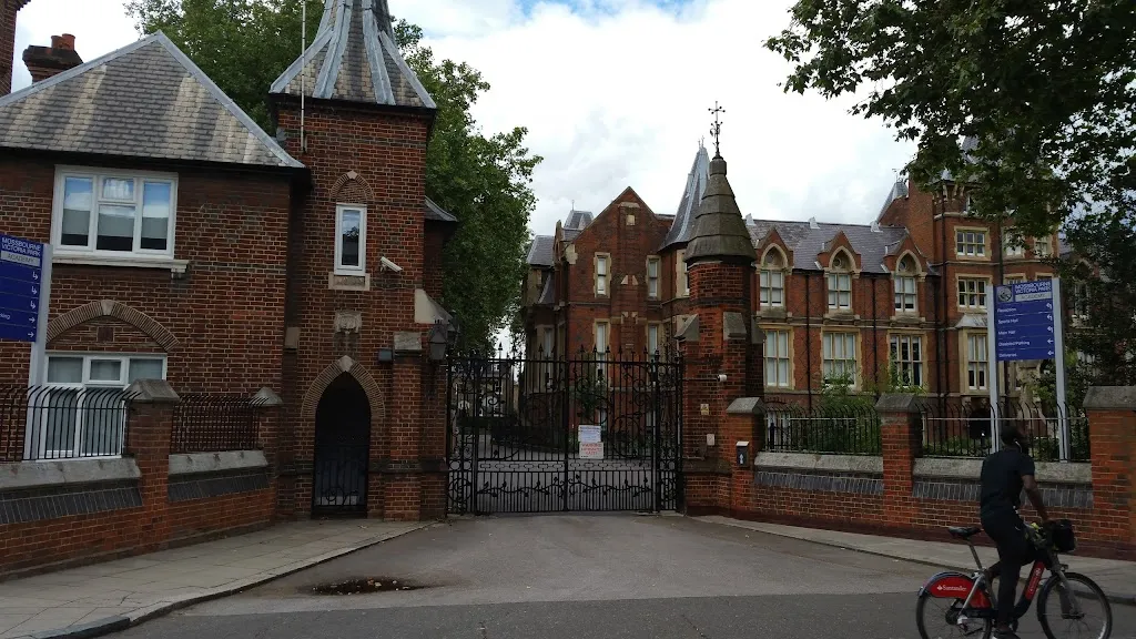 Mossbourne Victoria Park Academy