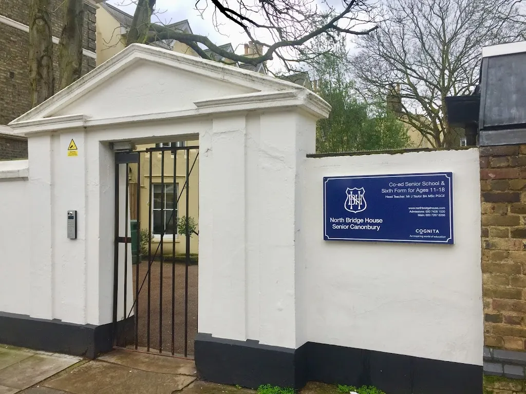 North Bridge House - Senior Canonbury