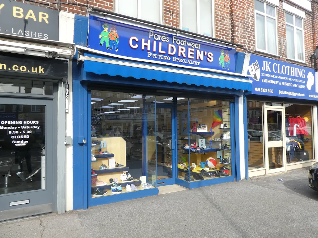 Parés Footwear | Childrens Measuring & Fitting Specialists