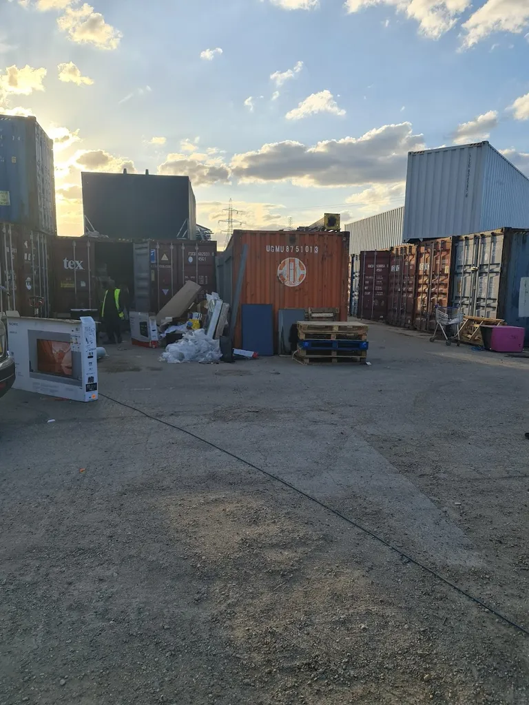 Sams Yard/Positive Shipping