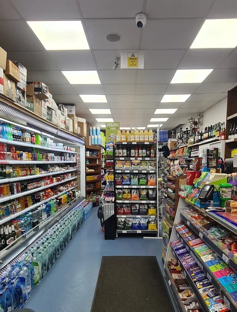 The vale mini market
