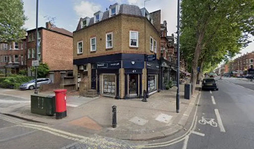 Tusche London