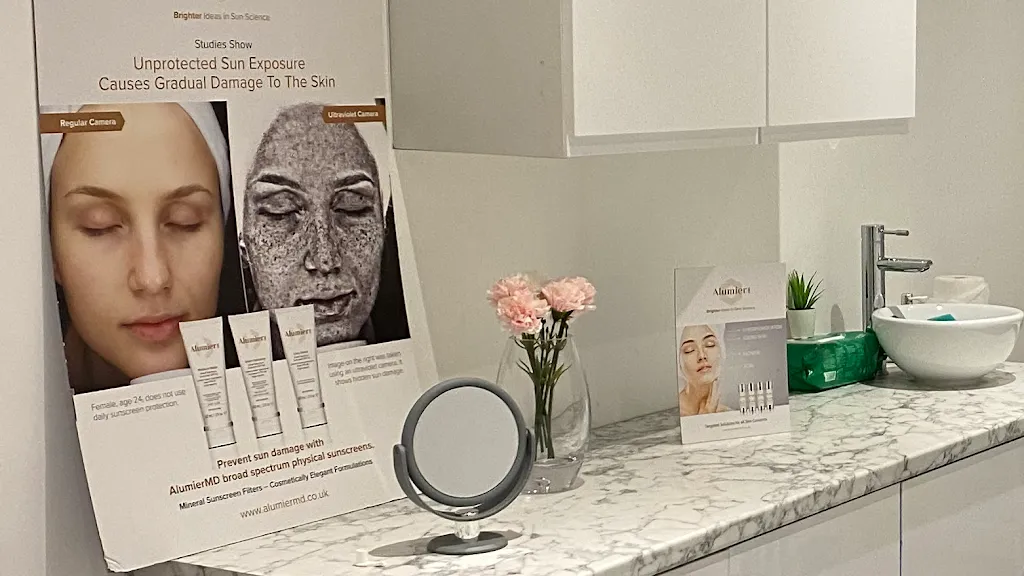 u r' SKEEN beauty bar & Academy